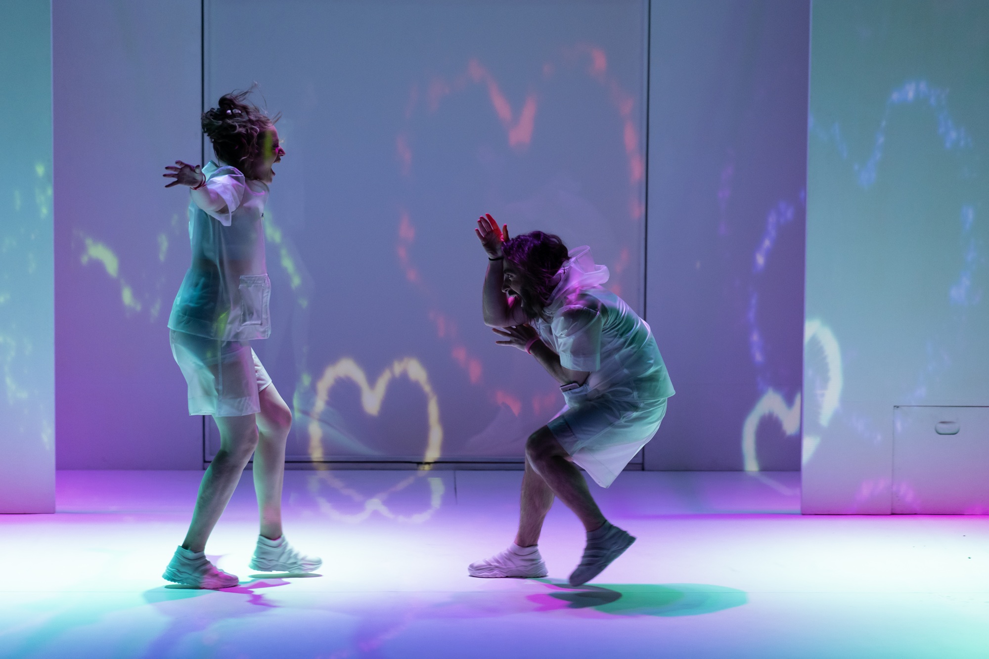 Δελτίο Τύπου | Bloom Theatre Group | Το “The Effect” επιστρέφει στο θέατρο ΑΜΑΛΙΑ